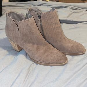 Brown size 10 heels, Dolce vita